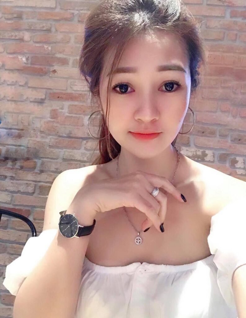 Gái Xinh Cute Tóc Dài Biểu Tượng Sắc Đẹp Đầy Cuốn Hút Của Thời Đại Mới